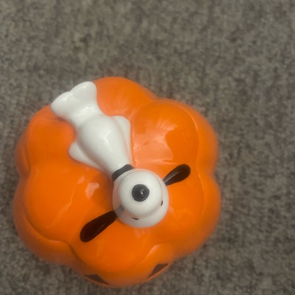 Rae dunn peanuts Halloween candy jar - Picture 4 of 5